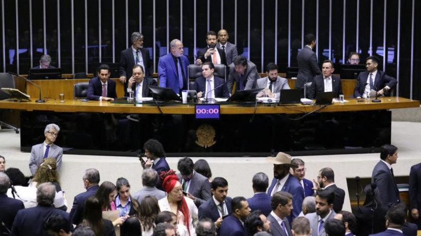 Câmara dos Deputados decidiu pela retirada de pauta da Medida Provisória 1303/2025 que estabelecia novas regras como alternativa ao aumento do IOF