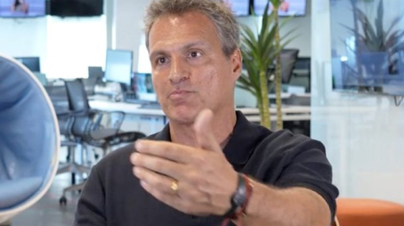 Ex-diretor executivo do clube também conta histórias de bastidores, como o polêmico caso entre Pedro e o preparador de Sampaoli