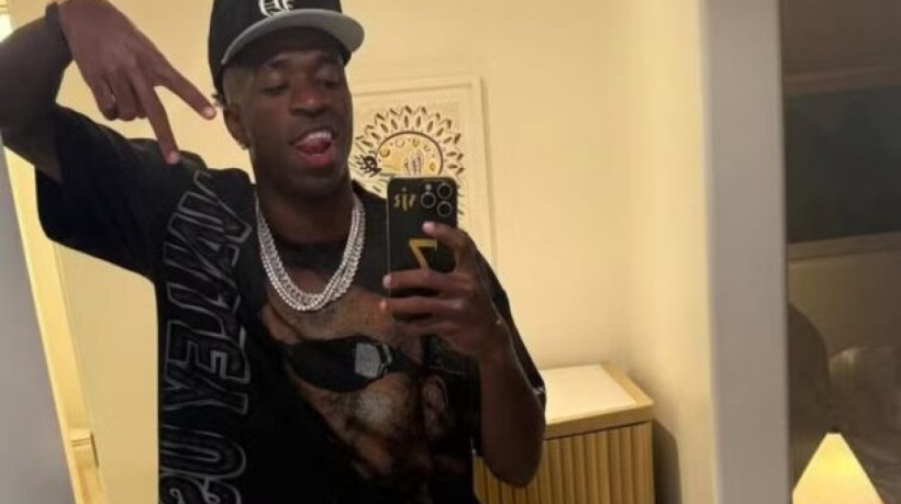 Anna Silva se tornou mais uma mulher a divulgar prints e áudios de interações íntimas com o atacante durante o caso recente com Virginia Fonseca