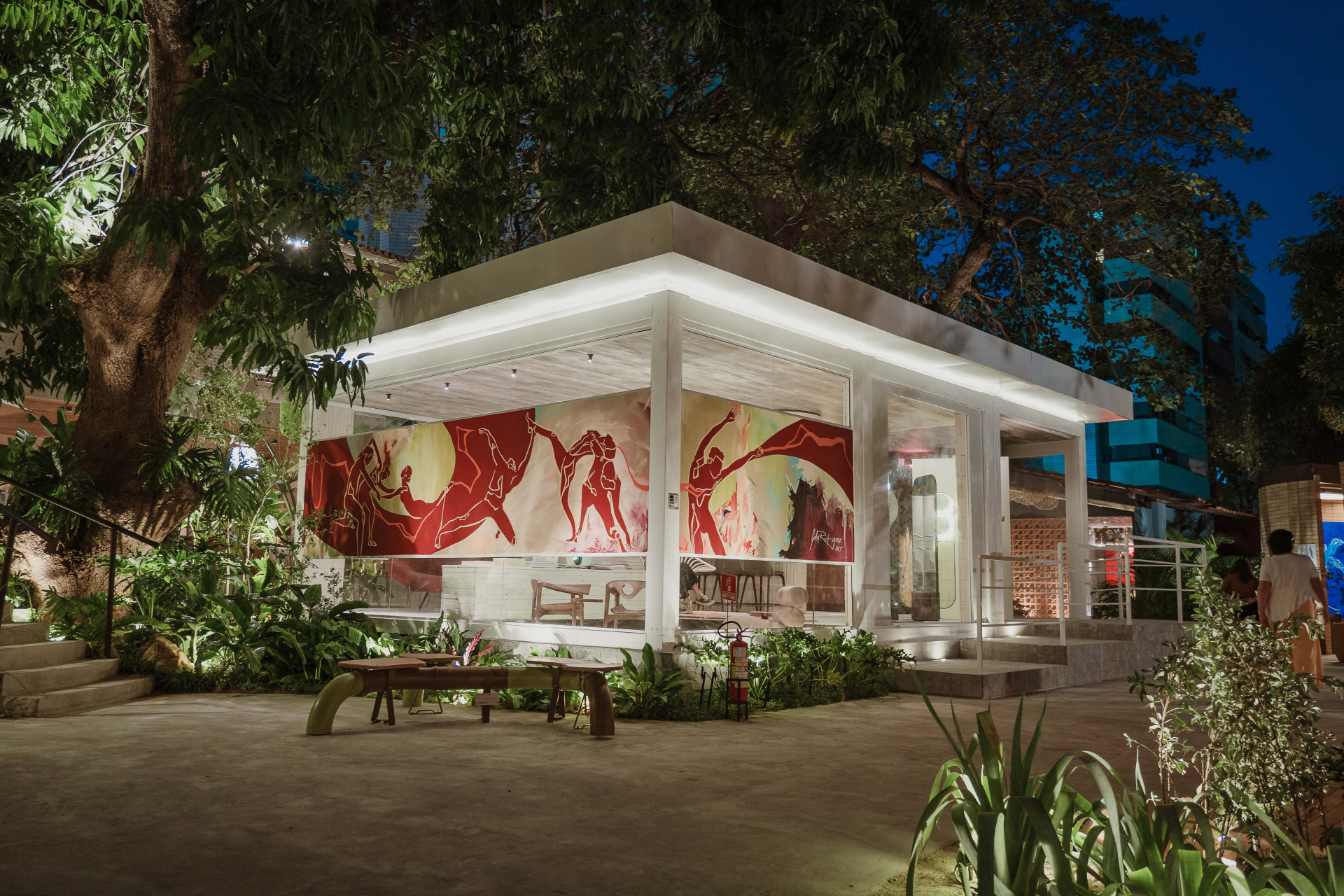 Com lançamentos de livros e rodas de conversa, temas relacionados à arte e cultura são promovidos na Casa Vida&Arte, espaço do O POVO na CasaCor Ceará 2025 (Foto: FERNANDA BARROS / O POVO)