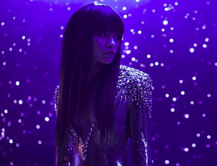 A atriz também se notabilizou por participar de clipes de artistas famosos da música, como Beyoncé, Taylor Swift e Bruno Mars.