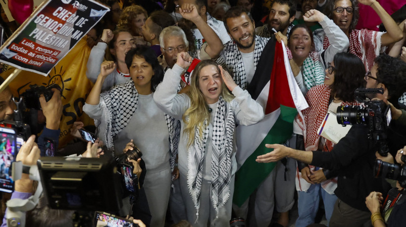 Brasileiros de flotilha chegam ao Brasil, dentre eles a deputada Luizianne Lins