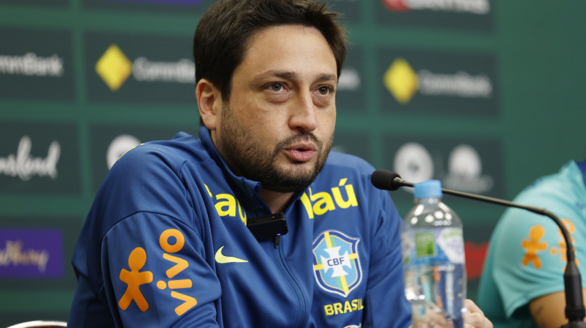 O técnico Arthur Elias anunciou nesta quinta-feira, 9, a lista de jogadoras convocadas para os dois próximos amistosos, na Europa. 