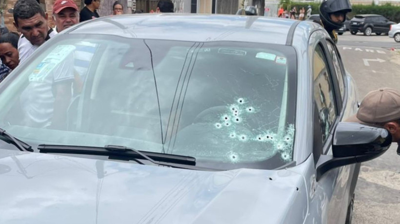 Homem, com antecedentes criminais, foi assassinado dentro do próprio carro por lesão de disparos de arma de fogo no bairro Pajuçara, em Maracanaú, nessa quarta-feira, 8
