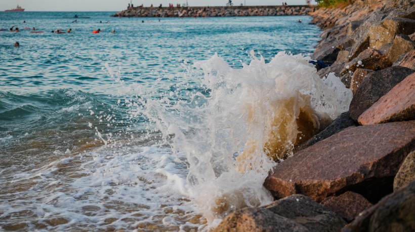 O fenômeno intensifica a força gravitacional e provoca marés mais altas. Na foto, o mar da Praia do Náutico, em Fortaleza