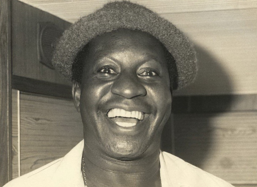 Inspirado no livro “Mussum – uma história de Humor e Samba”, de Juliano Barreto, o filme “Mussum – O Filmis”  passou pelos cinemas e  pode ser visto no Globoplay, Google Play Filmes e Apple TV. O título faz referência ao humor criativo de Mussum, que costumava acrescentar “is” ao fim das palavras, marca registrada de seu jeito único de falar.