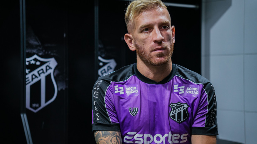 FORTALEZA-CE, BRASIL, 10-10-2025: Na foto, o jogador Pedro Henrique Konzen, 35, atacante do Ceará Sporting Club. (Foto: Fernanda Barros/ O Povo)