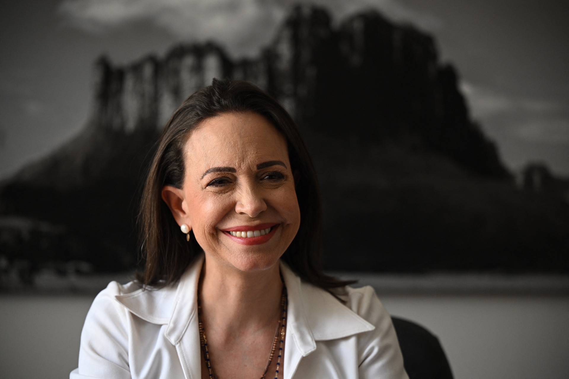 A líder da oposição venezuelana Maria Corina Machado ganha o Prêmio Nobel da Paz de 2025, anunciou o Comitê Nobel Norueguês em 10 de outubro de 2025  (Foto: FEDERICO PARRA / AFP)