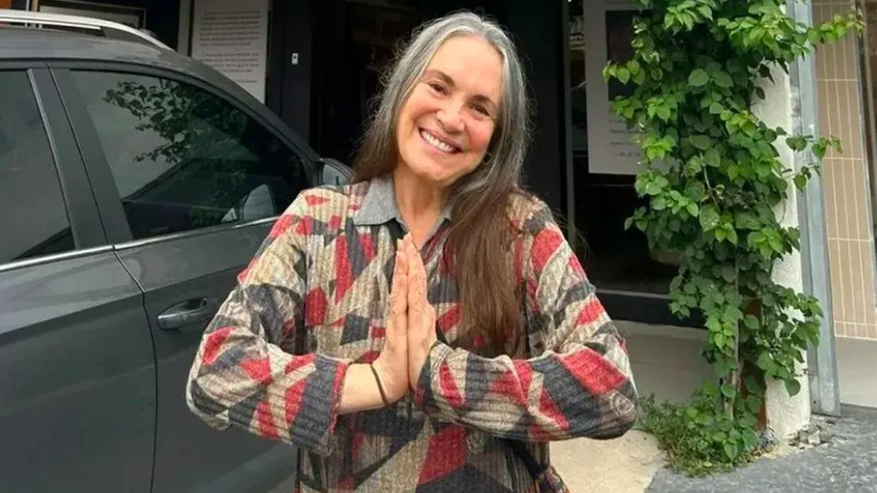 Eu não me sinto autorizada a ficar julgando o que está acontecendo, cada um vai agir do seu jeito, da sua maneira. A gente precisa respeitar o próprio trabalho e respeitar o trabalho dos outros, pronto. Feito isso, está tudo ok”, concluiu Regina.