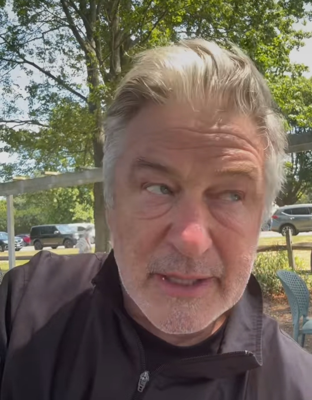 O trauma deixado pela morte da colega fez com que o ator Alec Baldwin, autor do disparo, declarasse que não pretende assistir a Rust. 