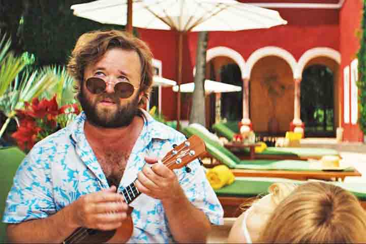 Após o sucesso precoce, participou de A.I. – Inteligência Artificial (2001), mas sua carreira desacelerou na adolescência. Mais recentemente, apareceu na série The Boys (2019-) e no filme Pisque Duas Vezes (2024).