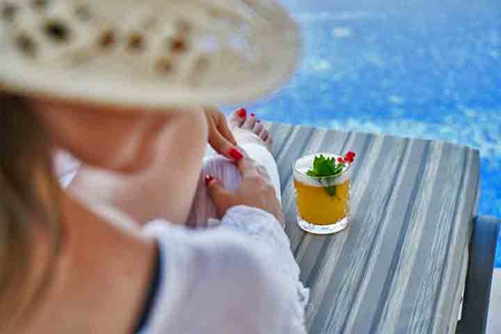 Em um panorama global, os brasileiros estão entre as cinco nacionalidades mais dispostas a investir em férias que promovam a longevidade, ocupando a mesma posição que os mexicanos e ficando atrás apenas dos tailandeses, indianos, árabes e colombianos.