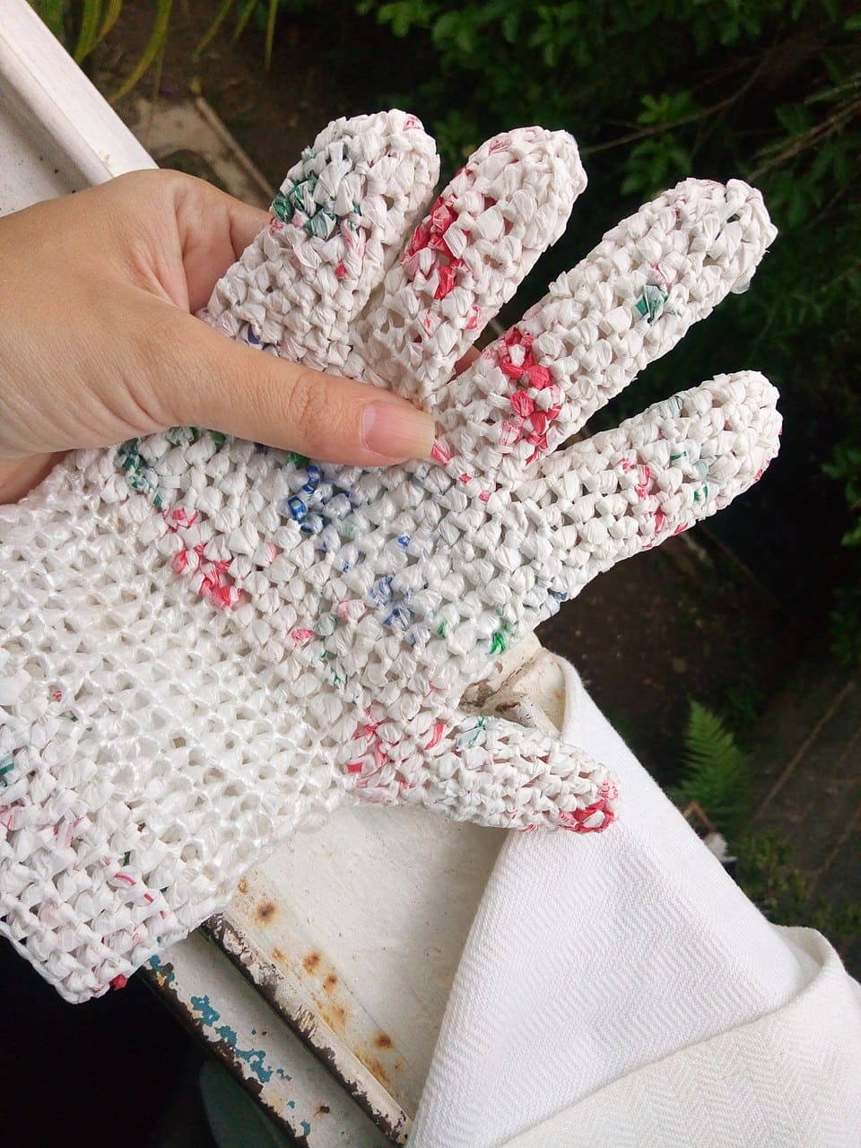 Em primeiro lugar, o Dia Mundial do Crochê procura unir a comunidade global desta atividade em torno de uma paixão comum, assim como reconhecer a importância dessa arte. 