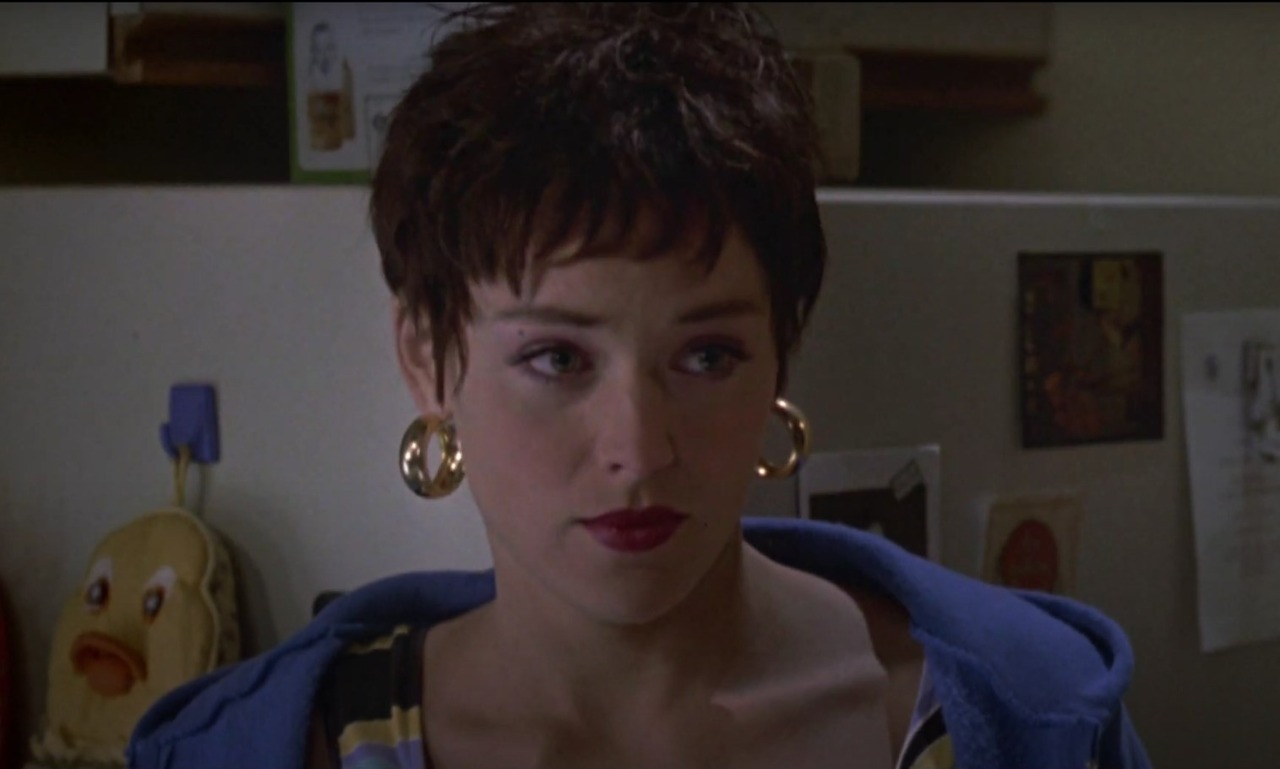 Em Dominada pelo Medo (1991), Sharon Stone interpretou Kiki, contracenando com Forest Whitaker e James Belushi. Dirigido por Roy London, o filme não teve grande sucesso de bilheteria na época, apesar do elenco de peso.