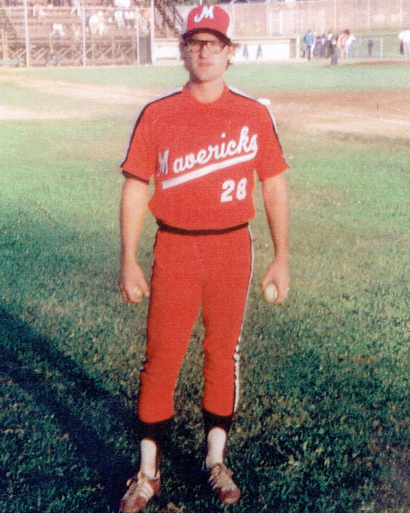Porém, antes de se dedicar integralmente à atuação, Russell teve uma promissora carreira no beisebol profissional. Ele jogou em ligas menores, como no clube “Portland Mavericks Baseball”. No entanto, uma lesão no ombro em 1973, encerrou prematuramente sua jornada esportiva. 
