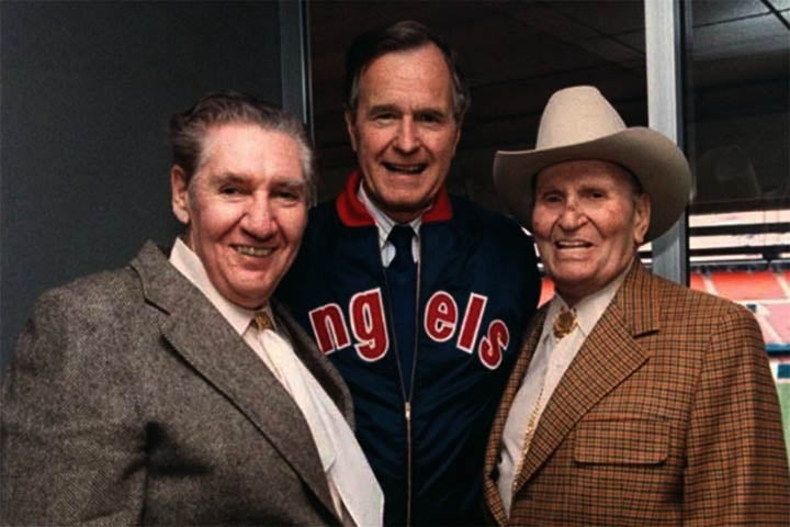 Além da carreira artística, Gene Autry demonstrou talento notável para os negócios. Tornou-se um empresário de sucesso, com investimentos em estações de rádio e televisão - entre elas a KTLA-TV de Los Angeles -, e no setor esportivo, como proprietário do time de beisebol Los Angeles Angels, fundado por ele em 1961. 
