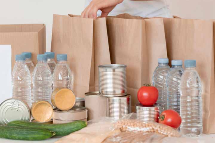 Ele é utilizado na fabricação de recipientes plásticos, garrafas reutilizáveis, brinquedos e até no revestimento interno de latas.
