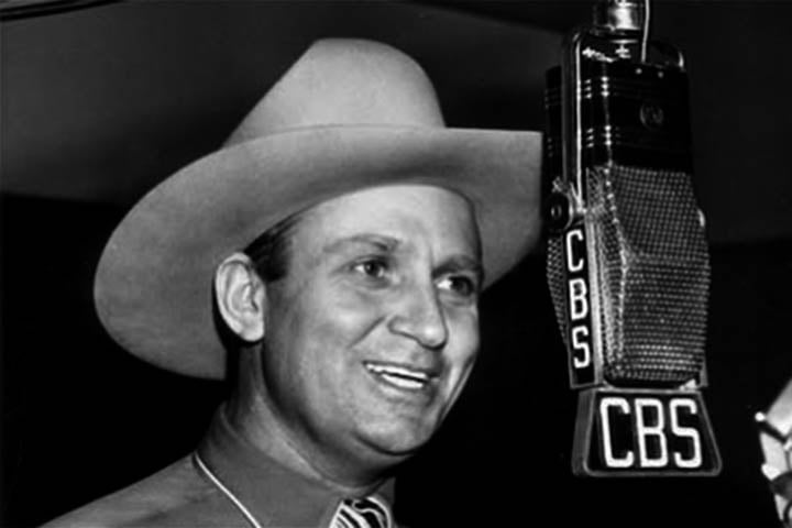 Sua contribuição à música também é vastíssima. Gene Autry foi responsável por popularizar dezenas de canções que ultrapassaram gerações, entre elas Here Comes Santa Claus, Rudolph the Red-Nosed Reindeer e Frosty the Snowman, que ajudaram a moldar a trilha sonora natalina dos Estados Unidos. 
