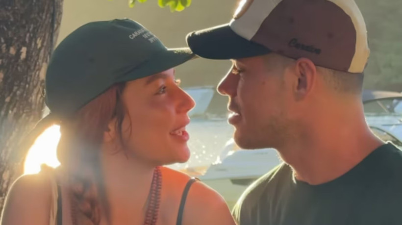 Romance de José Loreto e Fernanda Marques foi confirmado publicamente após o ator  compartilhar fotos em Caraíva, na Bahia, com a atriz 