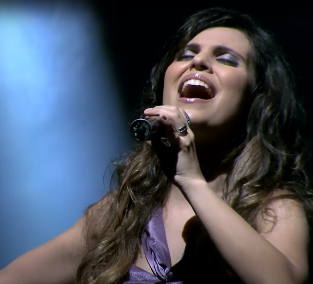 Desde o início de sua trajetória nos anos 90, Aline contribuiu para levar o gospel aos grandes palcos e às plataformas digitais. Além de influenciar gerações de artistas e fortalecer um movimento que ultrapassa as fronteiras da religião para se firmar como expressão cultural e social.
