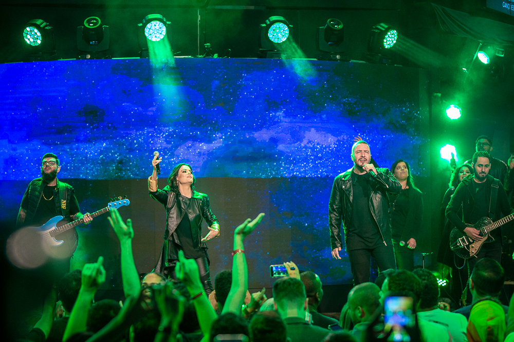 Estes são apenas alguns exemplos, mas o gênero conta com diversos artistas em destaque e novas revelações.
