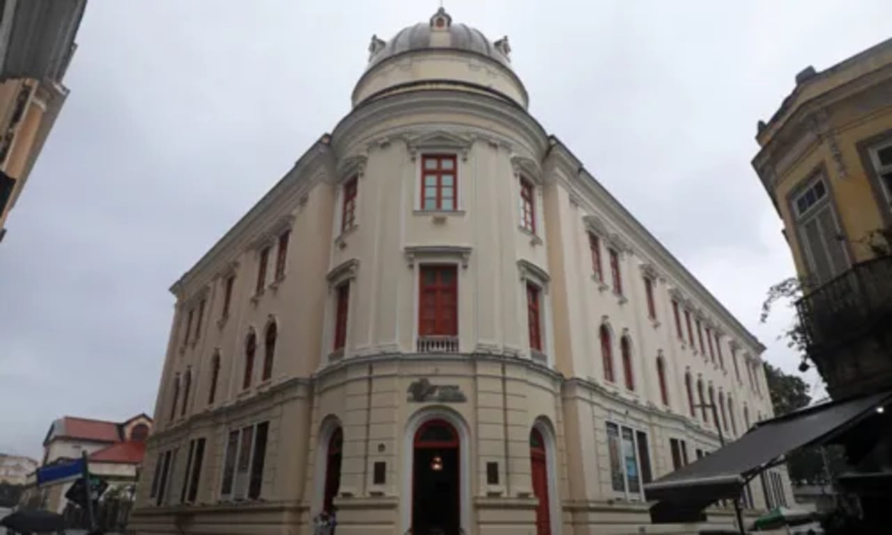 Um conjunto de 69 gravuras originais de Rembrandt, um dos maiores nomes da história da arte, está em exibição gratuita no Centro Cultural dos Correios, no Centro do Rio de Janeiro. 
