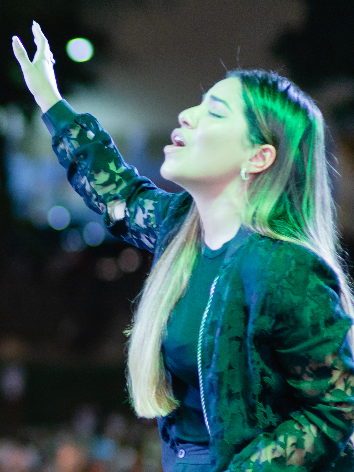 Gabriela Rocha - a música “Me Atraiu (Ao Vivo)” lidera execuções no YouTube e aparece entre as mais ouvidas no Spotify e Deezer.
