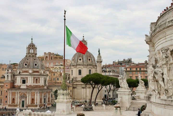 Ela obteve sua liberdade após o tribunal italiano decidir que a escravidão não era legalmente reconhecida no país.