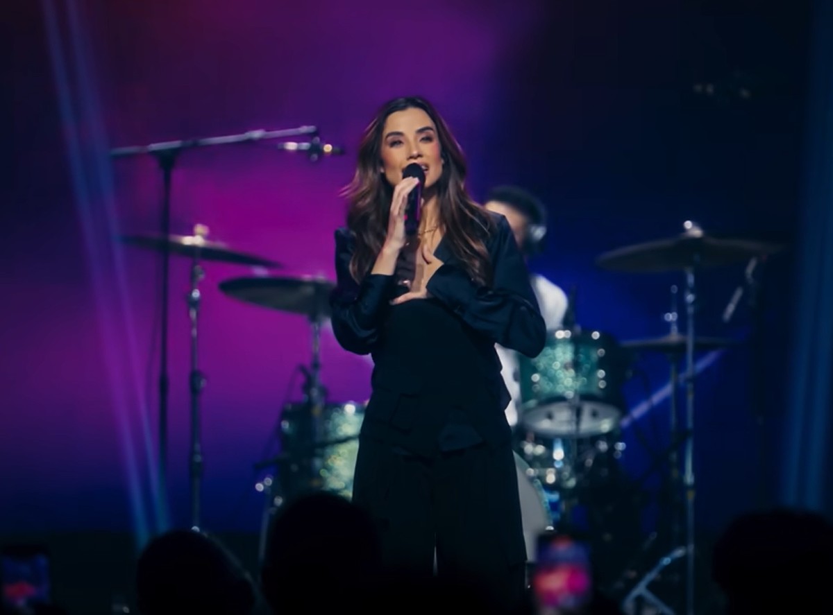 Isadora Pompeo - nome de destaque da nova geração,  “Ovelhinha (Ao Vivo)” está entre os hits de maior destaque, com muitos streams e visualizações.
