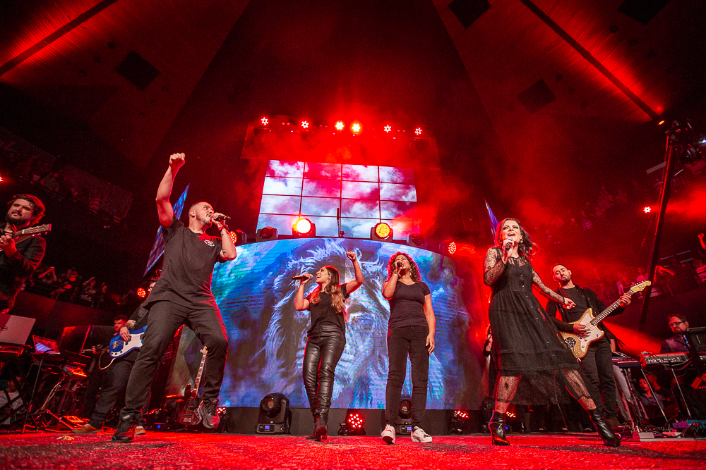 A seguir, conheça alguns cantores e grupos gospel que fazem sucesso no Brasil.
