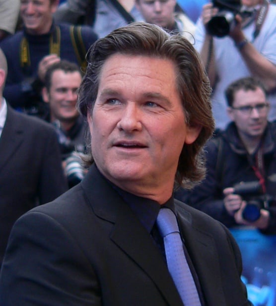Kurt Russell é um ator norte-americano nascido em 17 de março de 1951 em Springfield, Massachusetts, que desde criança, demonstrou talento para a atuação, por isso iniciou sua carreira ainda na infância. 