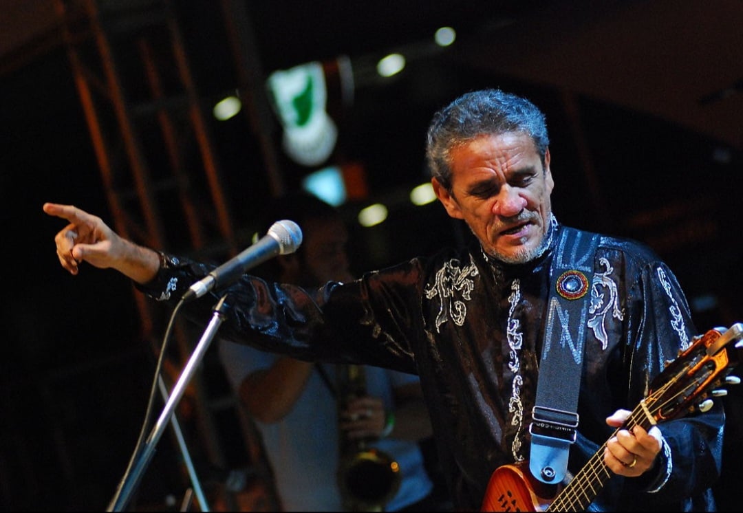 Nos anos 1990, em meio às mudanças da indústria musical, Zé Ramalho manteve sua relevância com novos projetos e parcerias. 
