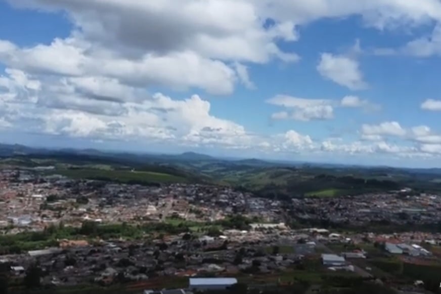 Em agosto de 2025, um menino sofreu ferimentos graves no rosto após ser atacado por um  pitbull na varanda de casa, em Campos Altos,  Minas Gerais. O animal feroz pertence ao vizinho, invadiu a casa ao lado e dilacerou a bochecha da criança, atingindo também um dos olhos e a boca.