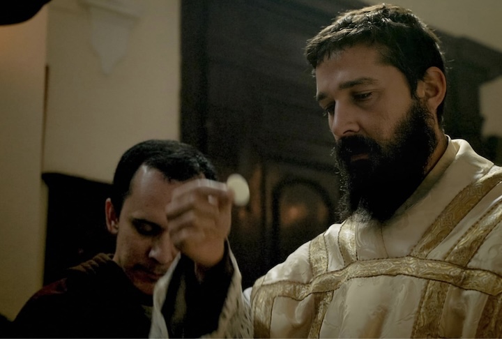 Ele passou a se interessar pelo catolicismo durante a imersão que fez para interpretar o protagonista do filme “Padre Pio”, lançado em 2022. No fim de 2023, o ator foi crismado na Igreja Católica.