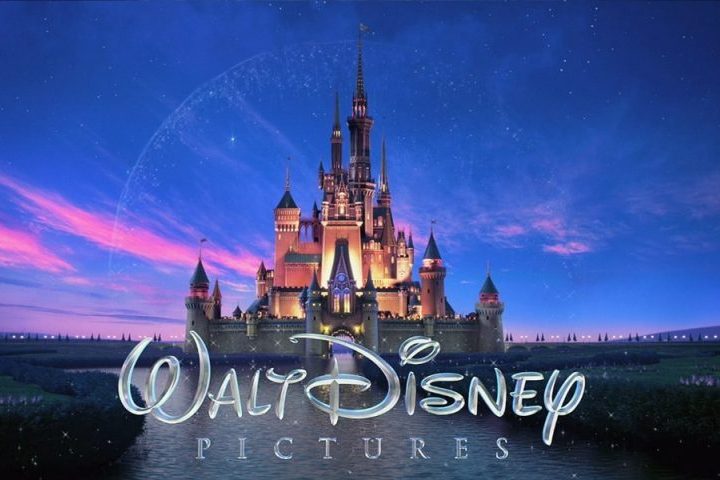 Sua ascensão precoce o levou a assinar um contrato exclusivo de dez anos com a Walt Disney Productions em 1966. Este acordo o estabeleceu como um dos rostos mais conhecidos e queridos do estúdio durante a década de 1970.
