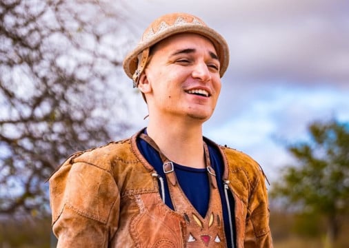 Confira o que fazer em Fortaleza neste sábado, 13 de dezembro (13/12/2025). Veja opções de festas e shows em diversos bairros da capital cearense