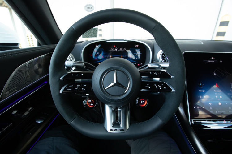 Ao volante de um AMG