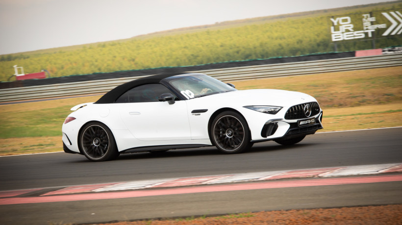 A segunda geração do AMG GT agora é equipada com o exclusivo e inovador sistema híbrido E Performance que une um motor V8 ao motor elétrico