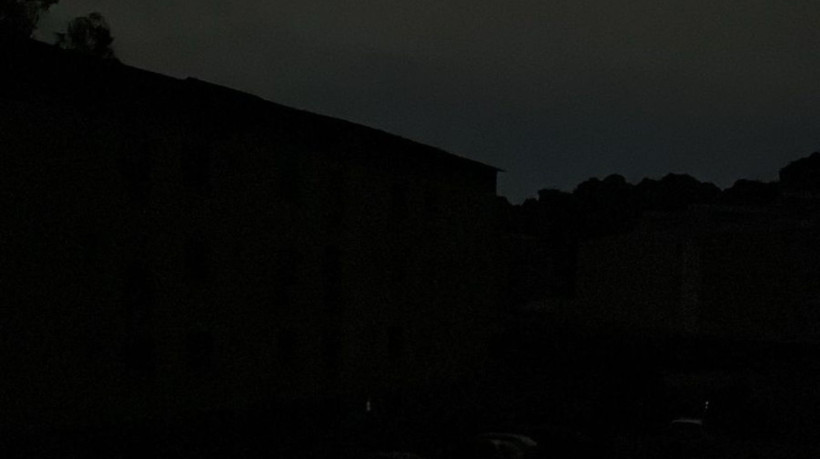 Nas redes sociais, contas registraram e compartilharam ocorrências do apagão por vários estados brasileiros.