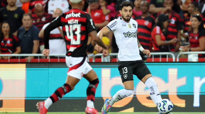 Botafogo e Flamengo se enfrentam hoje, 15, pelo Brasileir&atilde;o. 