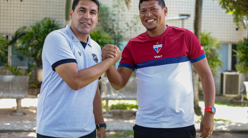 FORTALEZA, CEARÁ,  BRASIL- 14.10.2025: Erandir, técnico do Fortaleza Feminino, e Erivelton, técnico do Ceará Feminino, participam do Esportes do Povo no estúdio da Rádio O POVO CBN. (Daniel Galber/Especial para O POVO)