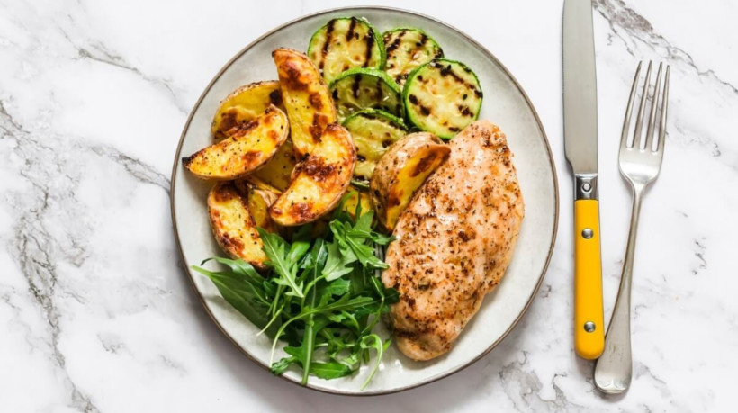 7 receitas fit com frango para fazer no forno