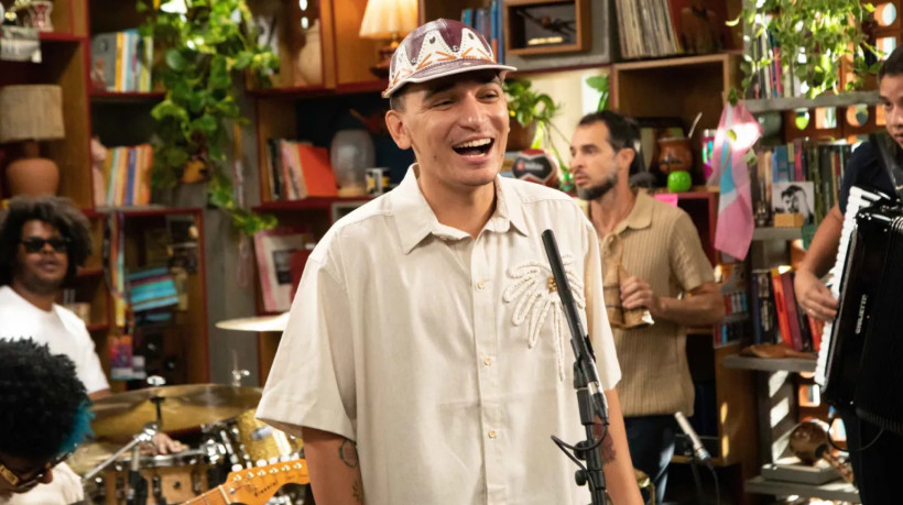 João Gomes abriu a primeira temporada do projeto Tiny Desk Brasil com versões acústicas de hits de piseiro