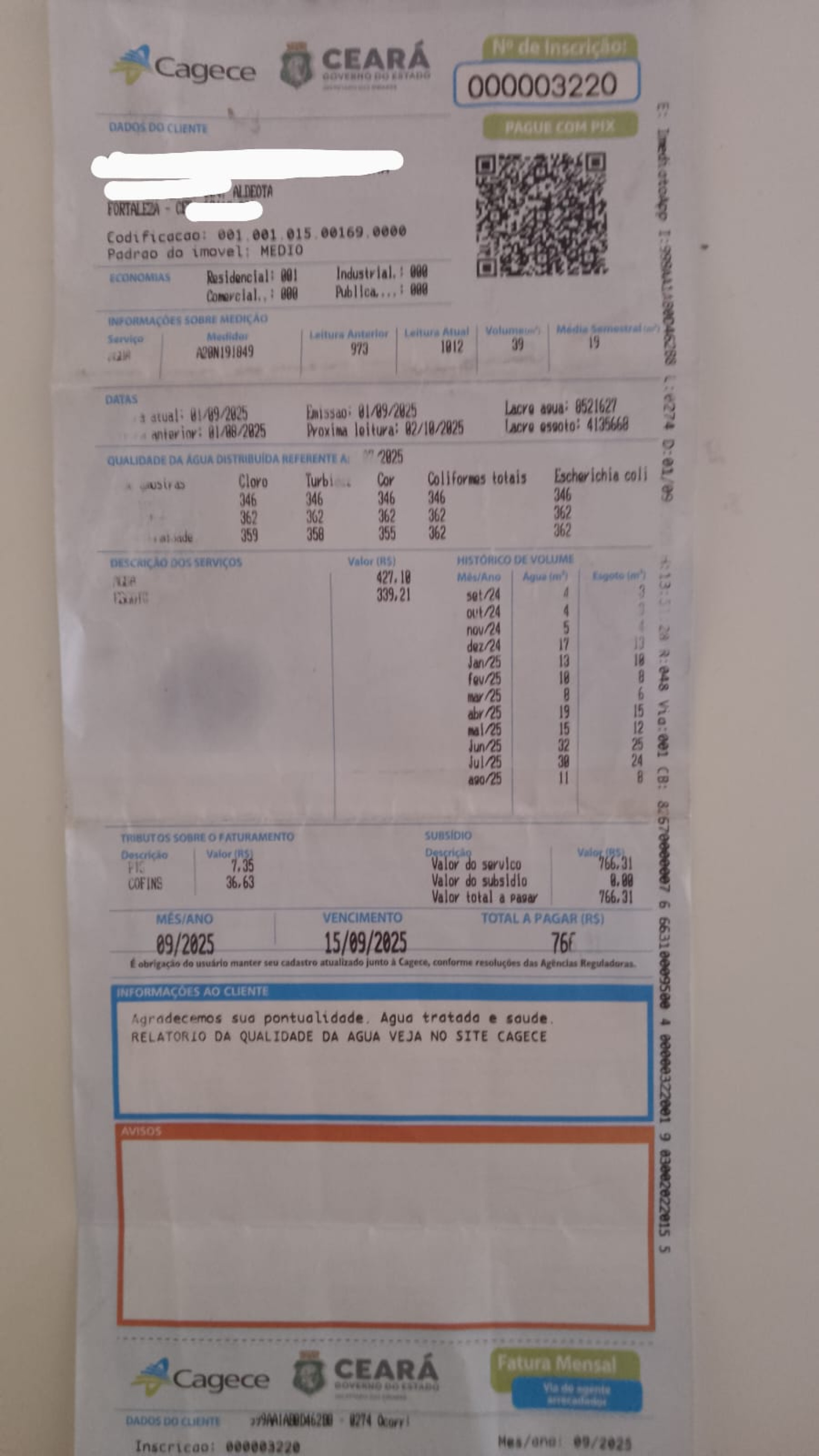 A aposentada Mercedes Menezes reclama de cobranças indevidas das contas de água feitas pela Cagece