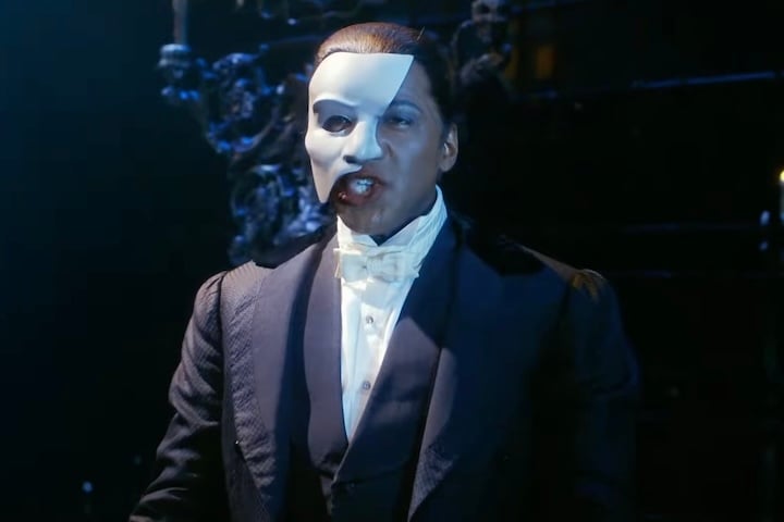 Outros nomes importantes incluem Colm Wilkinson, Ramin Karimloo e Norm Lewis – primeiro ator negro a interpretar o Fantasma na Broadway.