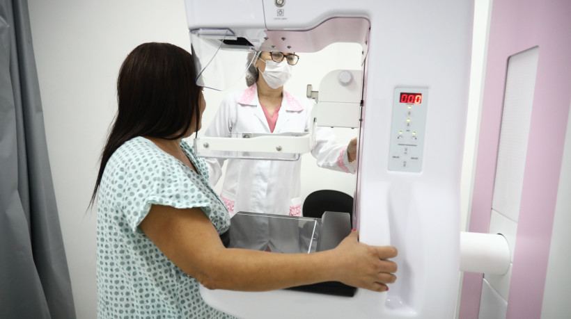 Mamografia &eacute; um dos exames mais eficazes para detectar n&oacute;dulos e tumores nas mamas 