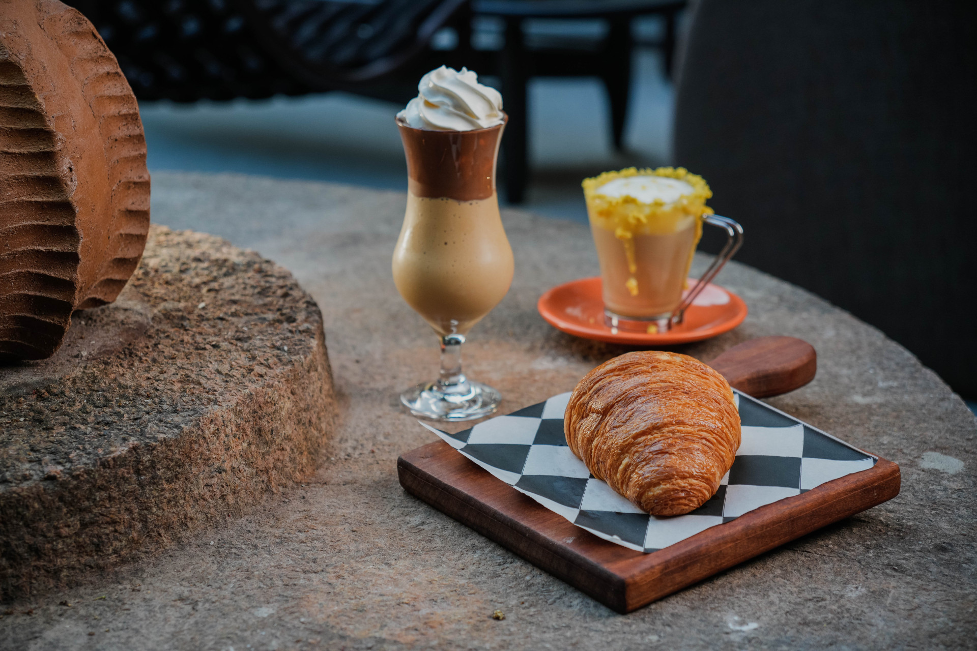 FORTALEZA-CE, BRASIL, 15-10-2025: Comes&Bebes com pratos do Le Pain Le Cafe, na CasaCor 2025. (Foto: Fernanda Barros/ O Povo) (Foto: FERNANDA BARROS)