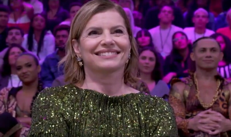 A atriz Debora Bloch viveu um momento de forte emoção no Domingão com Huck, programa da TV Globo, quando foi homenageada por colegas e familiares em celebração a seus mais de 40 anos de carreira.