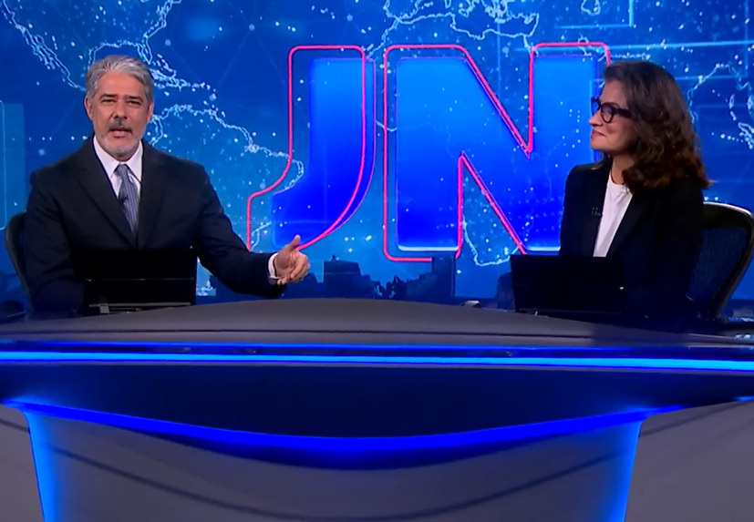 Bonner também é o editor-chefe do JN. Esse cargo passará a ser ocupado pela atual adjunta, Cristiana Souza Cruz. As mudanças serão em novembro. E Bonner deu a notícia aos espectadores durante o JN de 1/9. Disse que há cinco anos decidiu que sairia do jornal, mas precisava organizar sua substituição. 