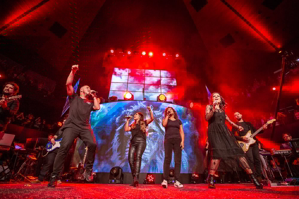 A seguir, conheça alguns cantores e grupos gospel que fazem sucesso no Brasil.
